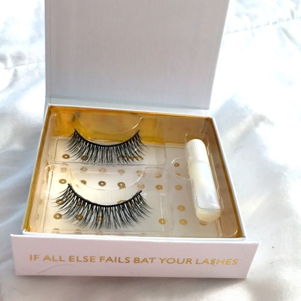 Battington‎ silk lashes with mini glue - brand new!